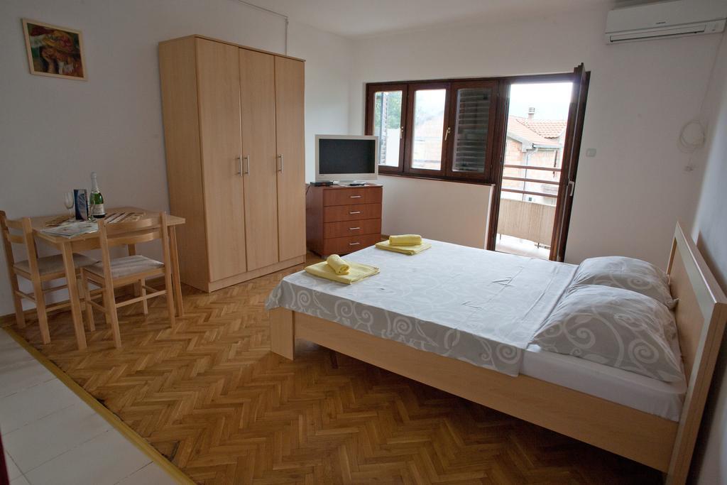 Apartments Villa Illyrik Risan Exterior photo